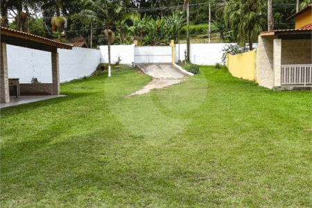 Chácara à venda com 3 quartos, sendo 1 suíte, em Vila São Pedro, Suzano, SP