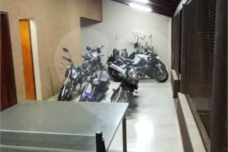Casa à venda com 3 quartos, sendo 1 suíte, no Centro, Paranaíba, MS