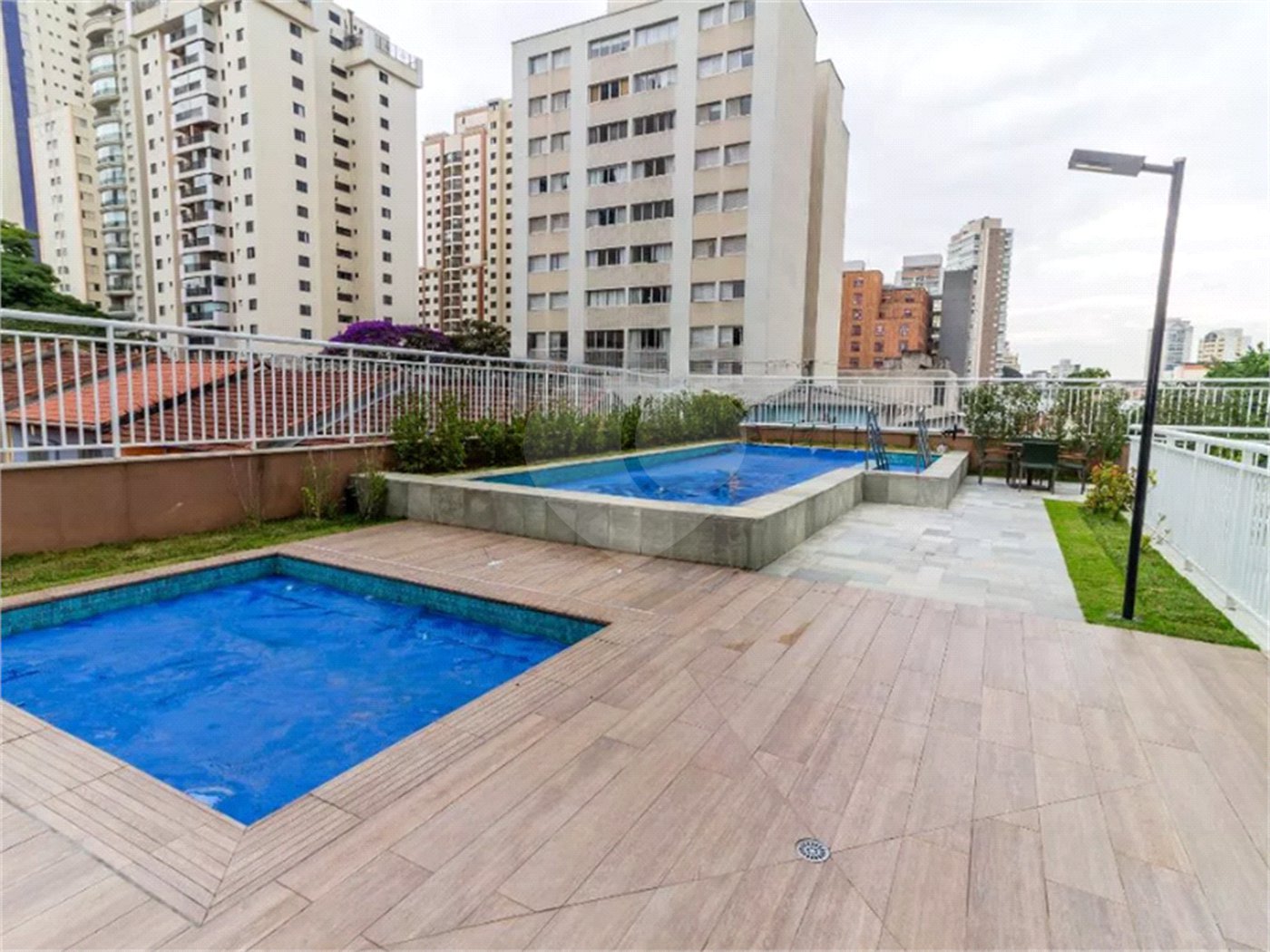 Apartamento à venda com 3 suítes em Vila Pompéia, São Paulo, SP