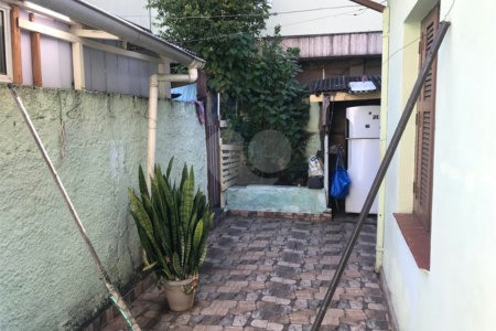 Casa à venda com 2 quartos em Vila Vitório Mazzei, São Paulo, SP