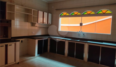 Sobrado à venda com 4 quartos, sendo 1 suíte,  em Cidade Jardim Cumbica, Guarulhos, SP