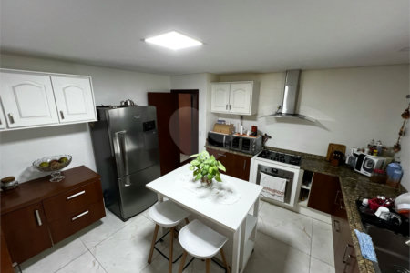 Casa à venda com 3 suítes em Vila Oliveira, Mogi das Cruzes, SP