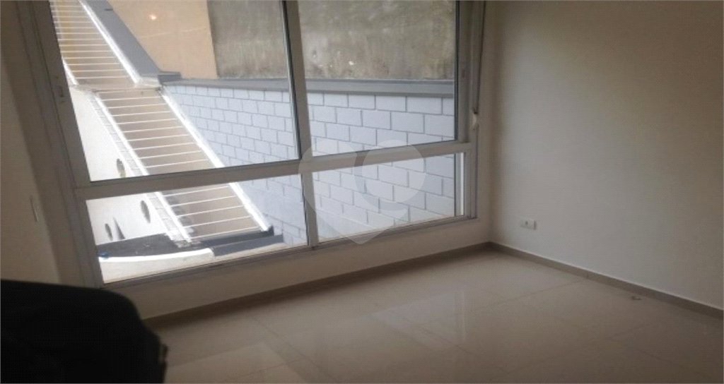 Casa à venda com 3 quartos, sendo 1 suíte,  no condomínio Residencial Vegas, São Paulo - SP