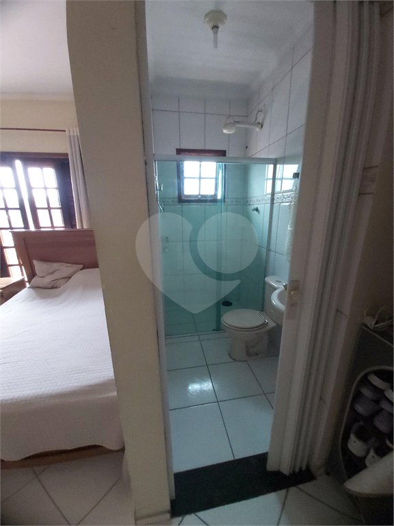 Sobrado à venda com 3 quartos, sendo 1 suíte,  em Vila Bernadotti, Mogi das Cruzes, SP