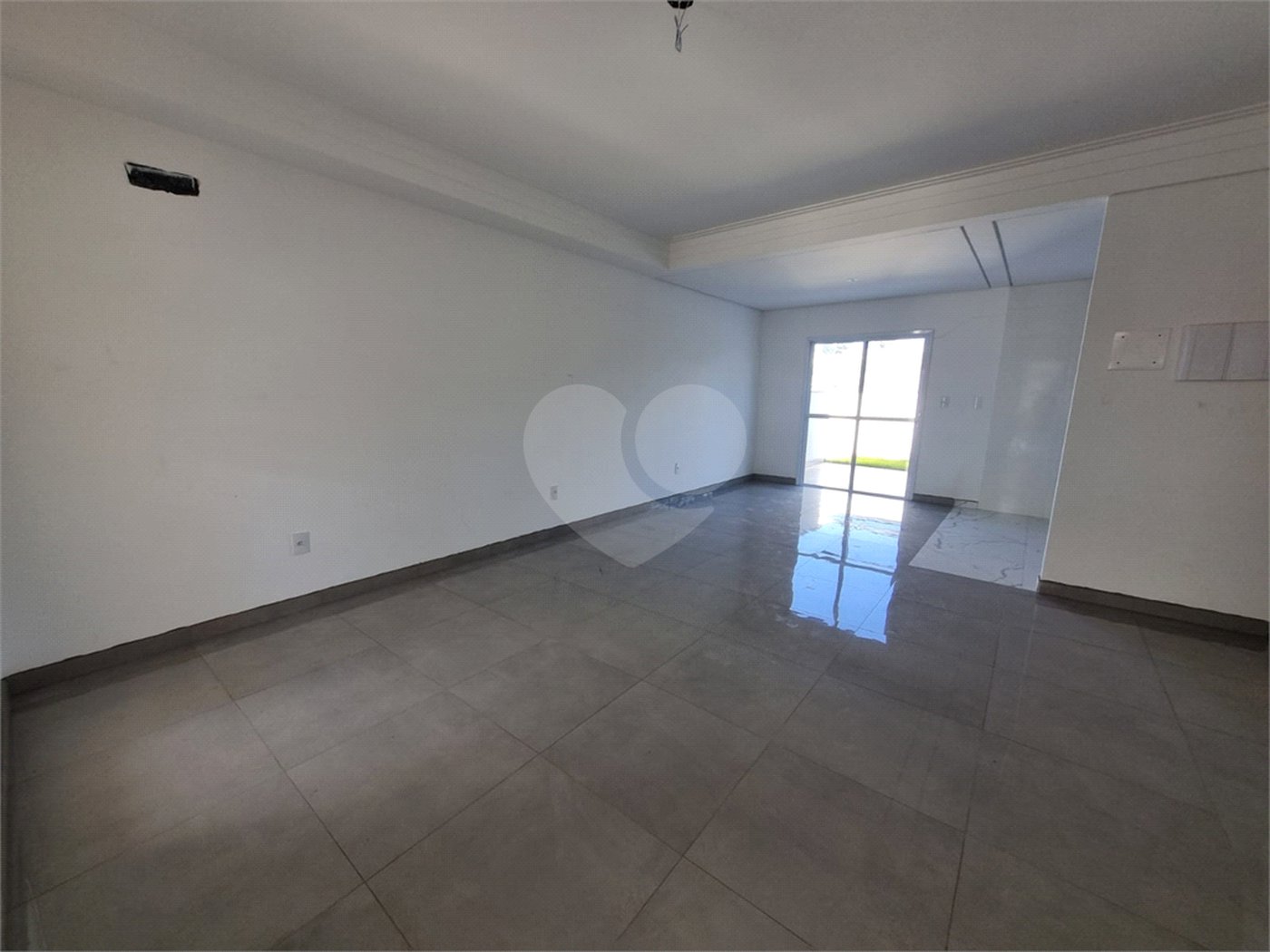 Casa à venda com 3 quartos, sendo 1 suíte, no condomínio Residencial Américo Figueiredo, Sorocaba - SP