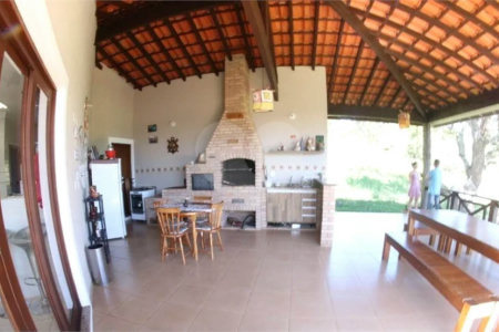 Casa à venda com 4 quartos, sendo 3 suítes, no condomínio Parque dos Manacas, Jundiaí - SP