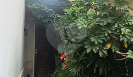 Sobrado à venda com 4 quartos, sendo 2 suítes, em Parada Inglesa, São Paulo, SP
