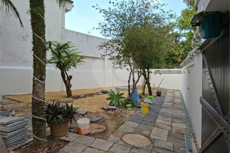 Casa à venda com 3 quartos, sendo 1 suíte, em Vargem Pequena, Rio de Janeiro, RJ