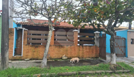 Casa à venda com 2 quartos, sendo 1 suíte, em Gaivota, Itanhaém, SP