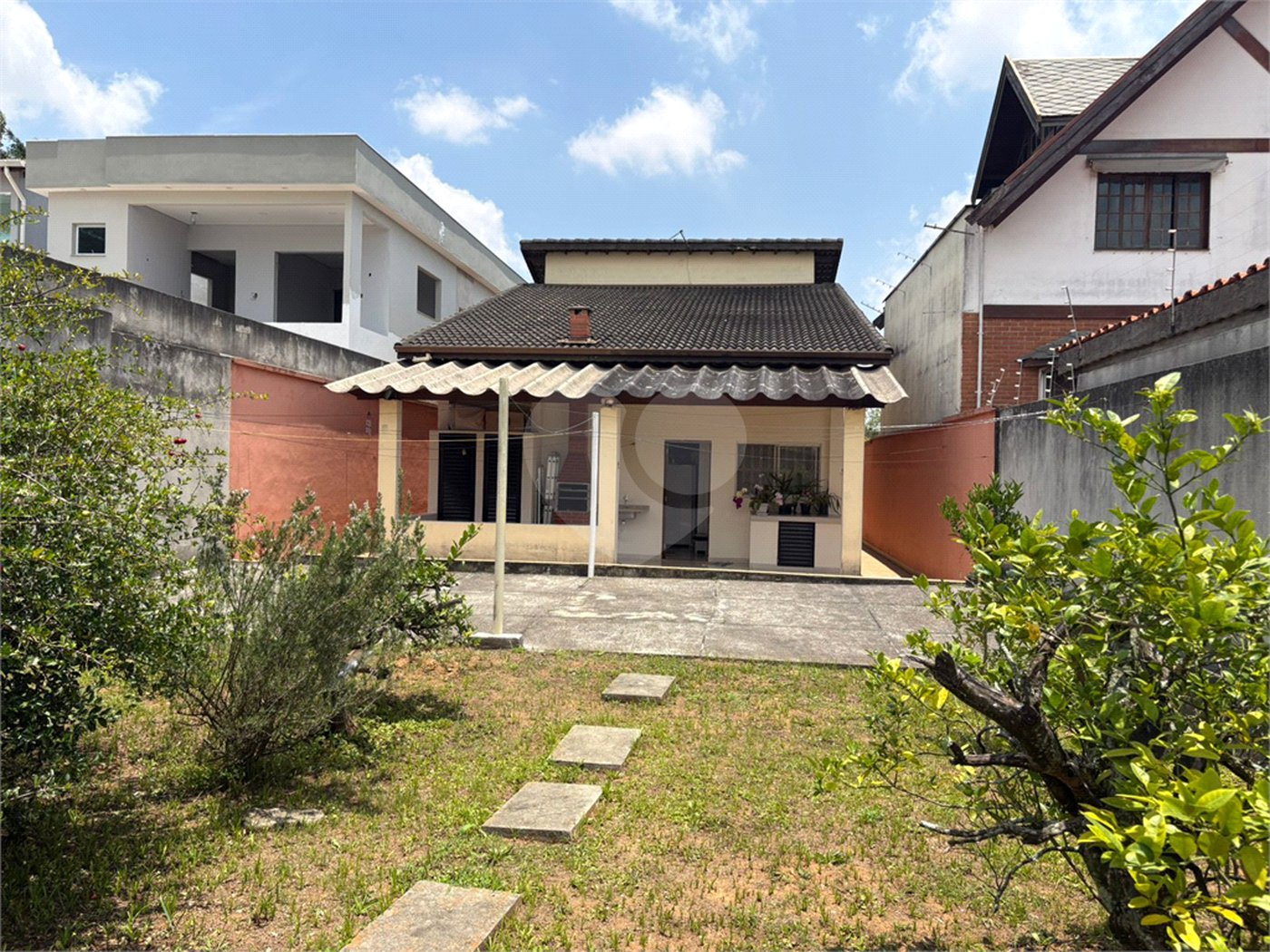 Casa Térrea à venda com 3 quartos, sendo 1 suíte,  em Vila Áurea, Poá, SP