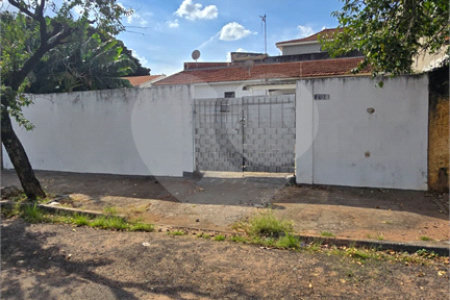 Casa à venda com 2 quartos em Jardim Pinheiros (vila Xavier), Araraquara, SP