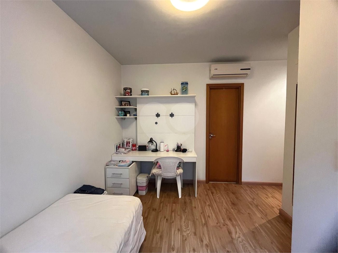 Apartamento á venda com 200m² - Bosque da Saúde