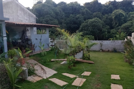 Chácara à venda com 5 quartos, sendo 1 suíte, em Jardim Marabá, Itapetininga, SP