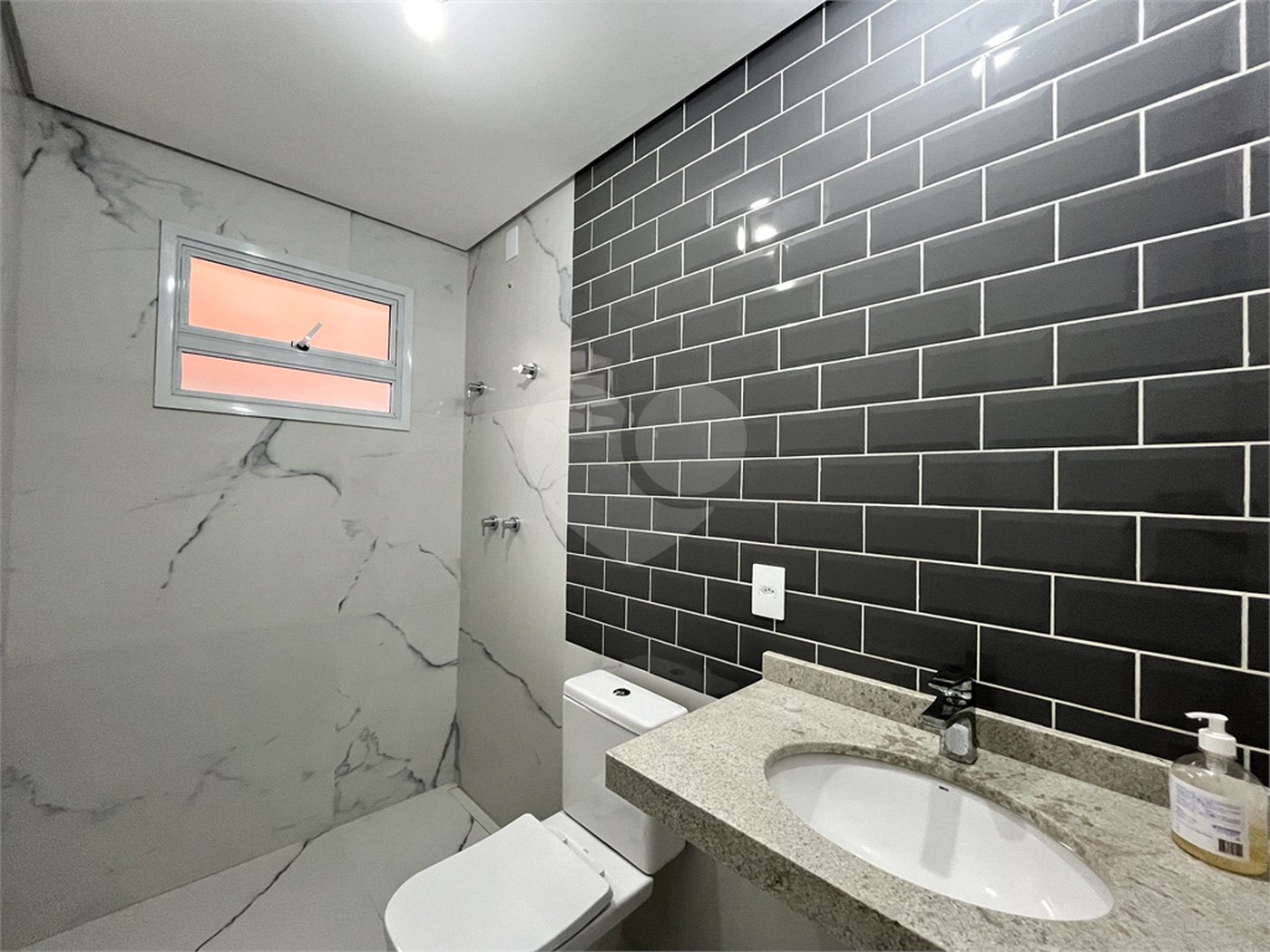 Casa à venda com 3 quartos, sendo 1 suíte,  no condomínio Reserva Ipanema I, Sorocaba - SP