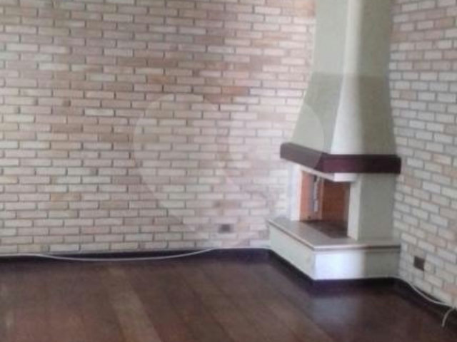 Sobrado à venda com 3 quartos, sendo 1 suíte,  em Vila Pereira Barreto, São Paulo, SP