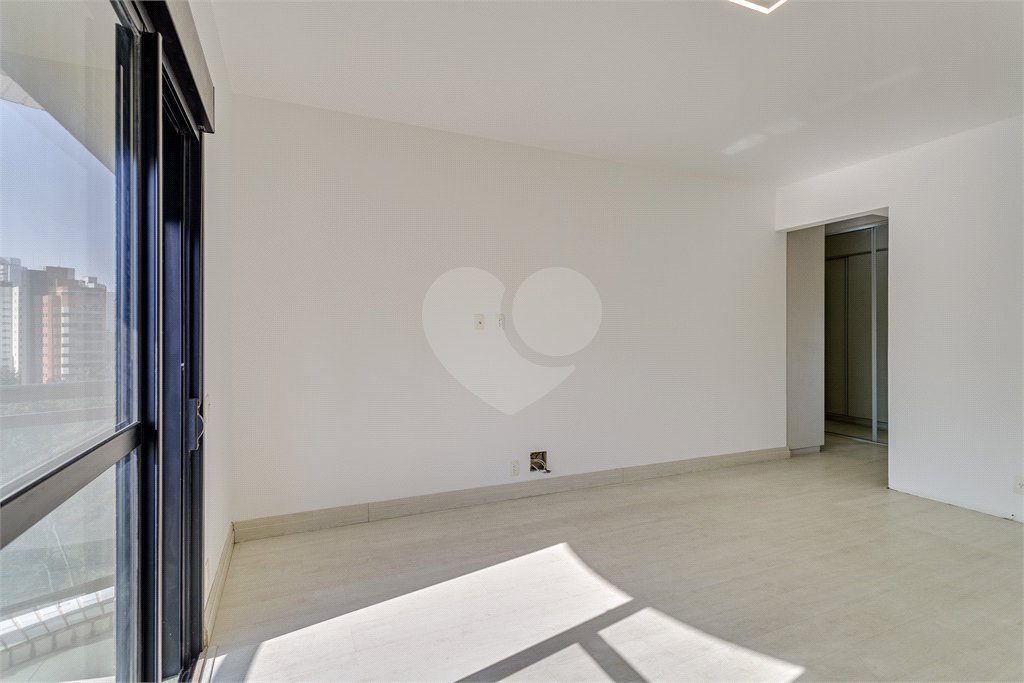 Apartamento à venda com 3 quartos, sendo 1 suíte, em Morumbi, São Paulo, SP