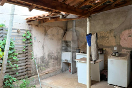 Casa à venda com 2 quartos no Centro, Araraquara, SP
