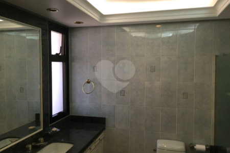Apartamento à venda com 4 quartos, sendo 3 suítes, em Bosque da Saúde, São Paulo, SP