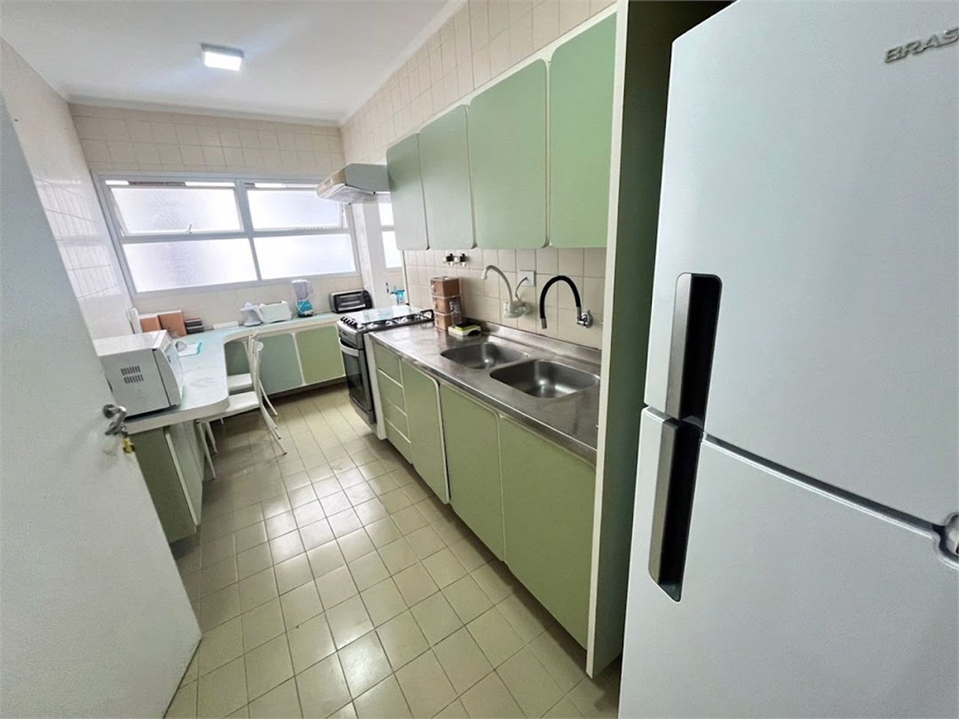 Apartamento com 3 dormitórios à venda, 100 m² por R$ 650.000,00 - Pitangueiras - Guarujá/SP