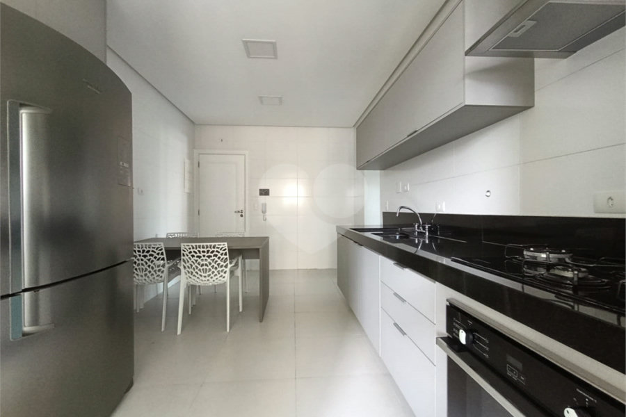 Apartamento para alugar com 3 suítes em Jardim Virgínia, Guarujá, SP