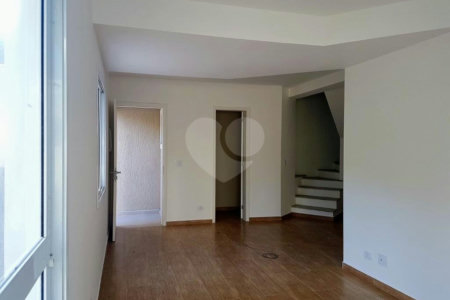 Sobrado à venda com 3 quartos, sendo 1 suíte,  em Jardim Prudência, São Paulo, SP