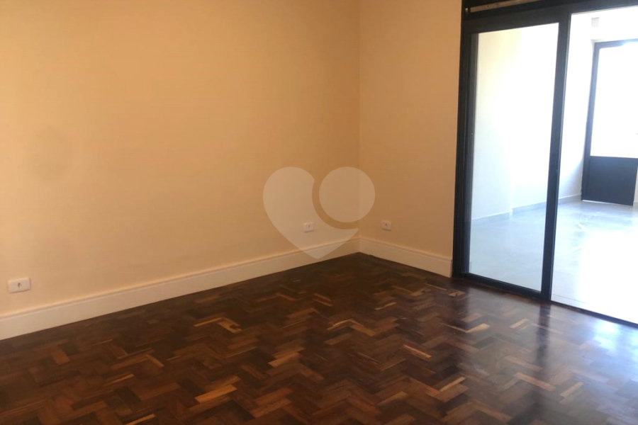 Casa à venda com 4 quartos, sendo 2 suítes,  em Horto Florestal, São Paulo, SP