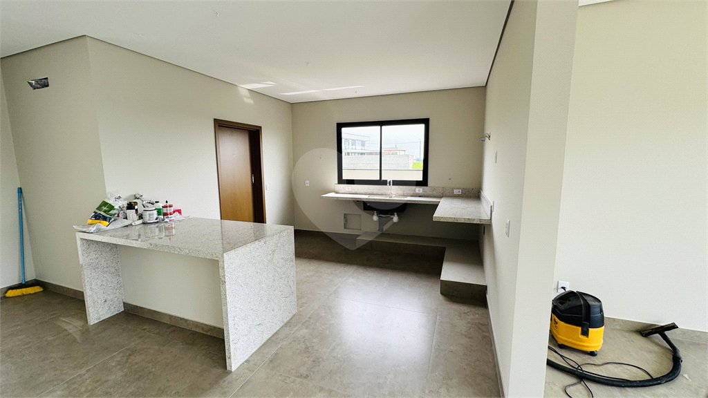 Casa à venda com 3 suítes no condomínio Santa Isabel I, Louveira - SP