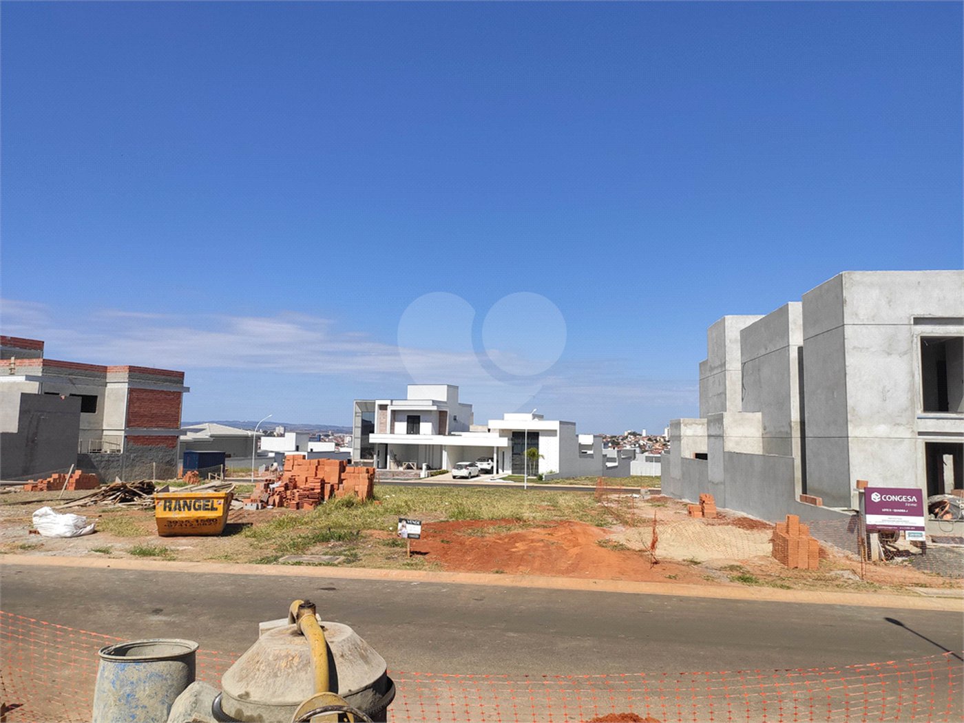 Terreno à venda no condomínio Jardim Residencial Dona Maria José, Indaiatuba - SP