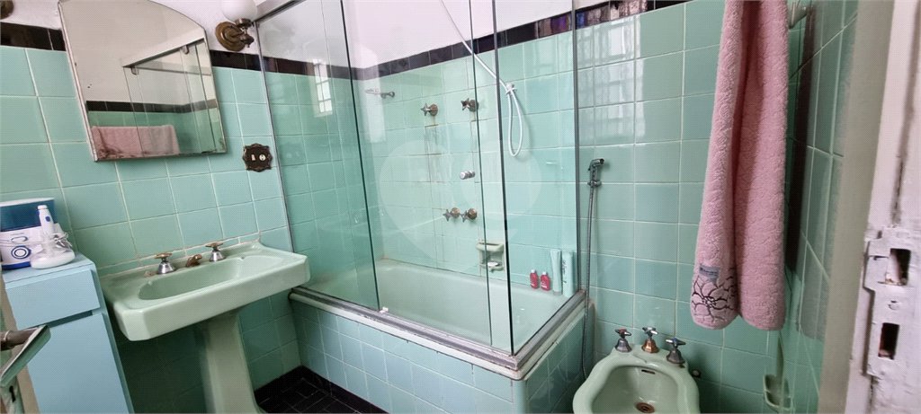 Sobrado à venda com 4 quartos, sendo 1 suíte,  em Água Branca, São Paulo, SP