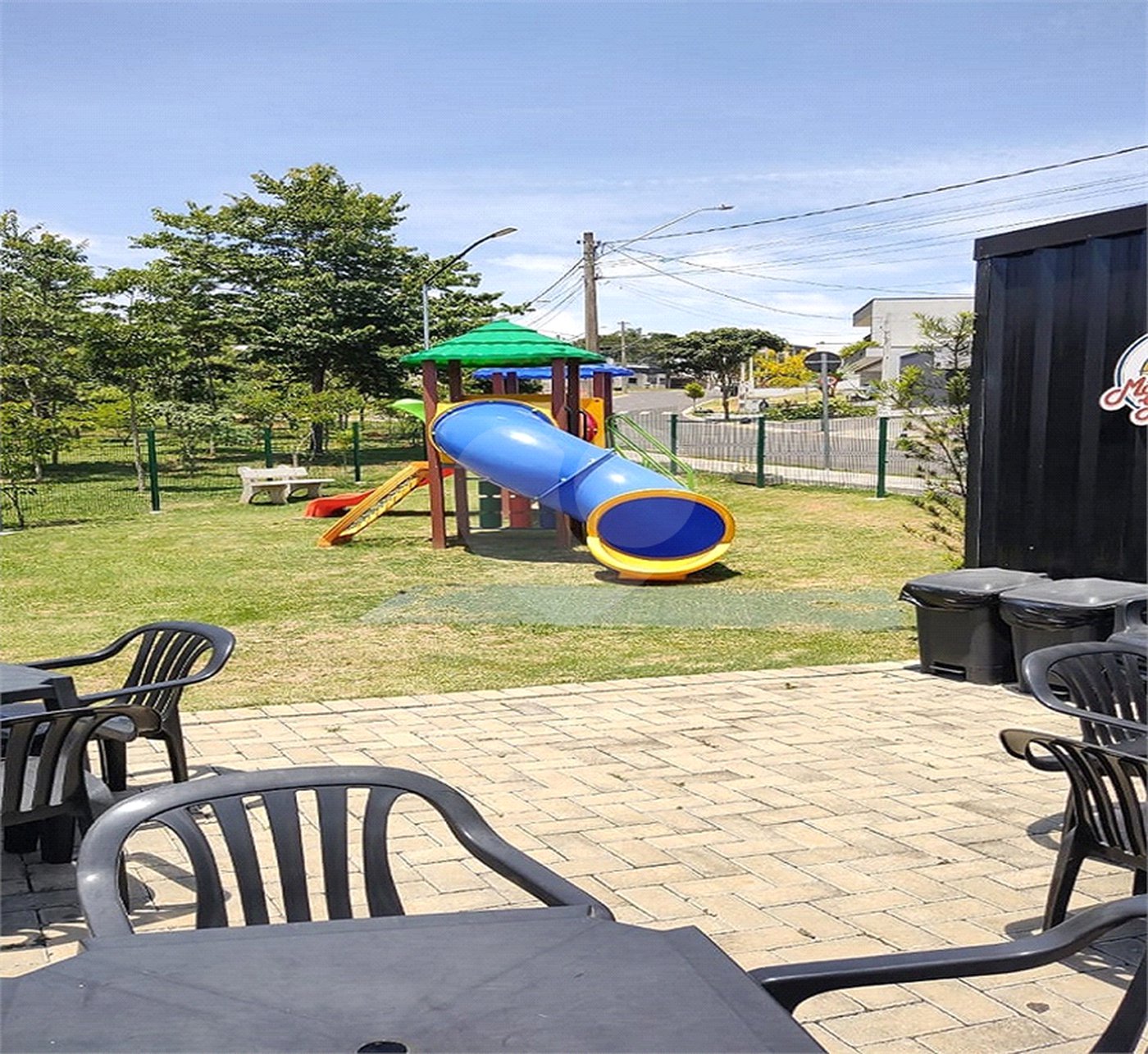 Casa à venda com 3 suítes no condomínio Villa do Sol, Valinhos - SP