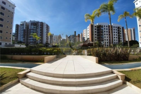Apartamento à venda com 3 quartos, sendo 1 suíte,  em Cidade São Francisco, São Paulo, SP