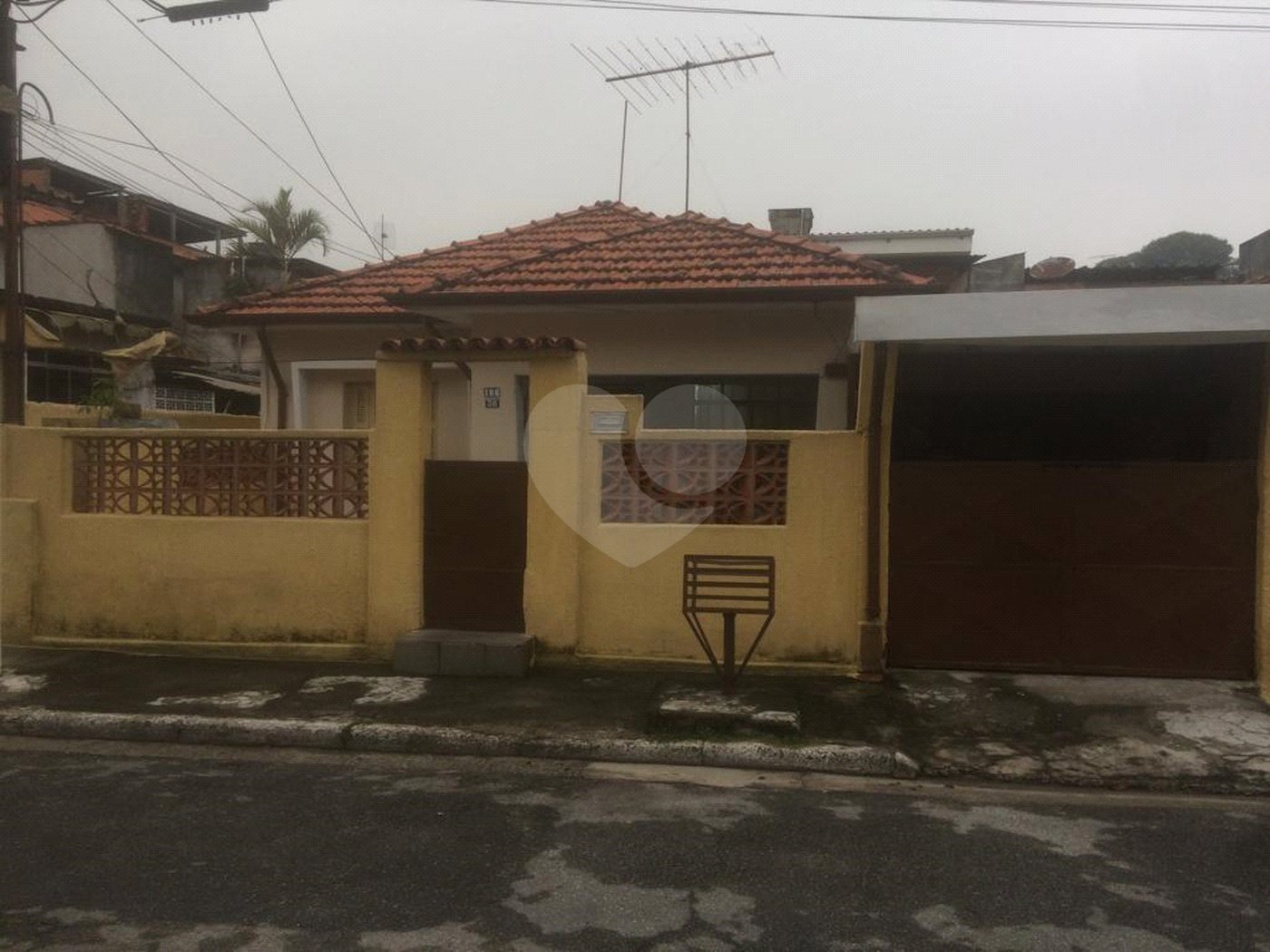 Casa à venda com 4 quartos, sendo 1 suíte, em Vila Vitório Mazzei, São Paulo, SP