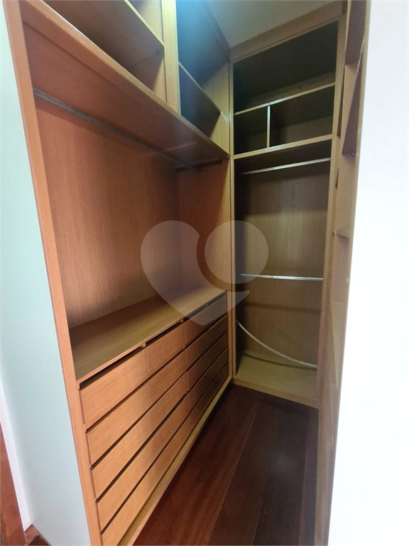 Casa à venda com 4 quartos, sendo 2 suítes, no condomínio Bosque de Grevilea, Vinhedo - SP