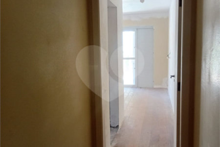 Casa à venda com 3 suítes no condomínio Residencial Jd. Floresta, São Paulo - SP