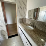 Casa à venda ou para alugar com 2 quartos, sendo 4 suítes, no condomínio Residencial Jardim Bréscia, Indaiatuba - SP