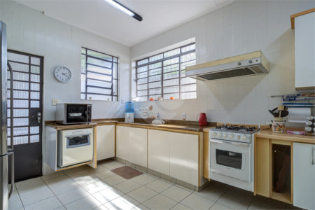Casa à venda com 3 quartos, sendo 1 suíte, em Alto da Boa Vista, São Paulo, SP