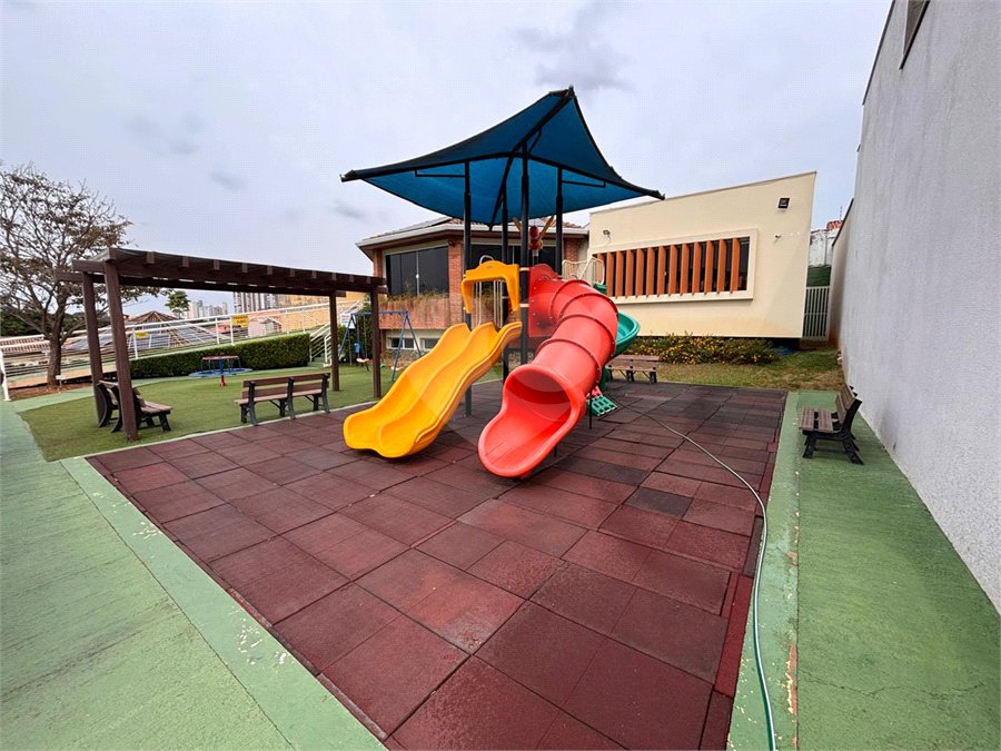 Casa à venda com 3 suítes no condomínio Residencial Maria Dulce, Indaiatuba - SP