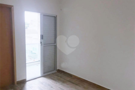 Casa à venda com 2 suítes no condomínio Residence Adelina, São Paulo - SP