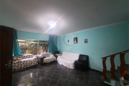 Casa à venda com 3 quartos, sendo 1 suíte, em Parque Santo Antônio, Guarulhos, SP