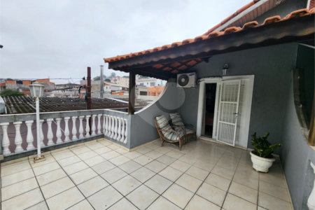 Sobrado à venda com 3 quartos, sendo 1 suíte,  em Jardim Ana Maria, São Paulo, SP