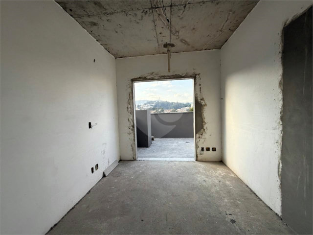 Casa à venda com 3 suítes no condomínio Residencial Floresta, São Paulo - SP