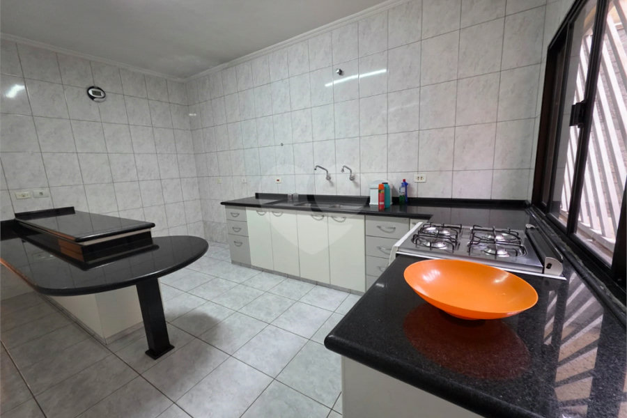 Sobrado à venda com 3 quartos em Vila Rica, São Paulo, SP