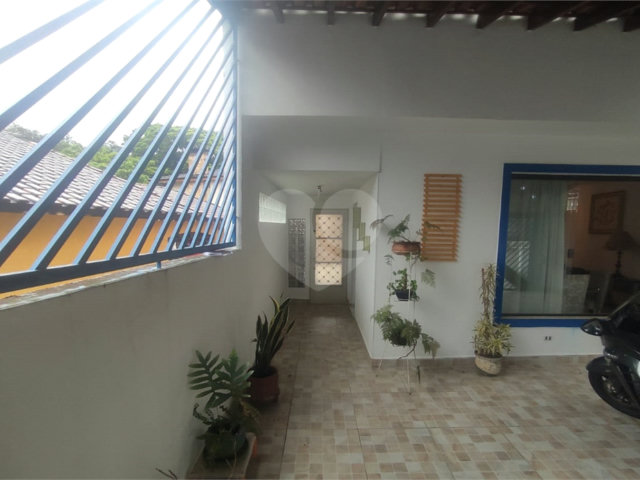 Sobrado à venda com 3 quartos, sendo 1 suíte,  em Tremembé, São Paulo, SP