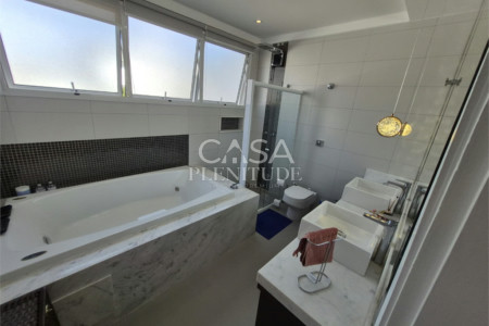 Casa em condomínio à venda com 4 quartos, sendo 3 suítes, em Iporanga, Sorocaba, SP