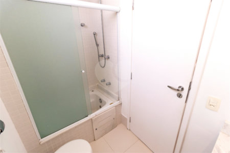 Apartamento à venda com 3 quartos, sendo 1 suíte, em Vila Sofia, São Paulo, SP