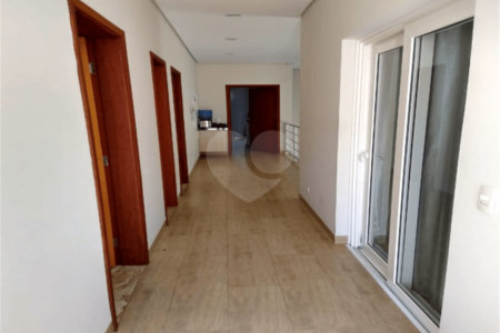 Casa à venda com 3 quartos, sendo 1 suíte, no condomínio Jd Portal de Itaici, Indaiatuba - SP