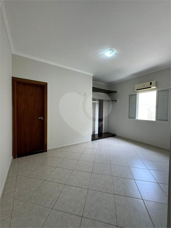 Casa à venda com 3 quartos, sendo 1 suíte, no condomínio Bella Vita, Atibaia - SP