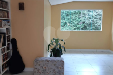 Casa à venda com 3 quartos, sendo 1 suíte, no condomínio Reserva das Flores - Casas, Guarulhos - SP