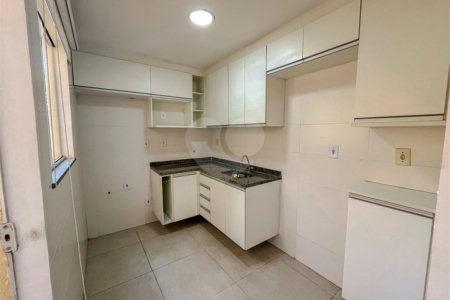 Casa à venda com 4 quartos, sendo 1 suíte, no condomínio Imperial Santa Cruz, Rio de Janeiro - RJ