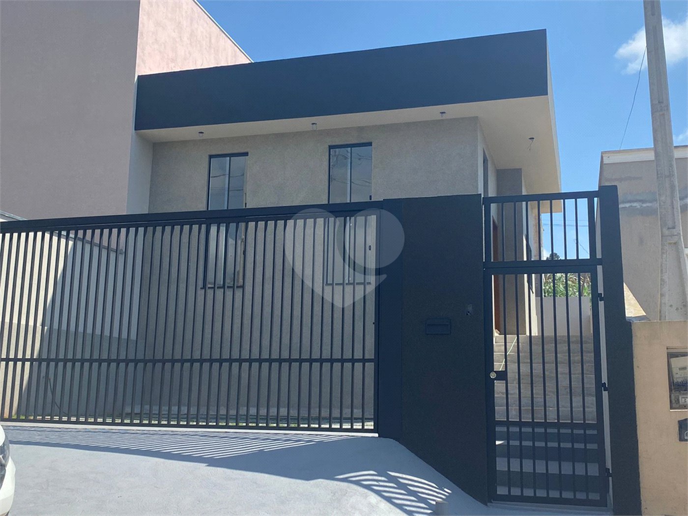 Casa à venda com 3 quartos, sendo 1 suíte, no condomínio Residencial Santa Martha, Bom Jesus dos Perdões - SP